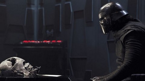 J.J. Abrams parle de la relation entre Kylo Ren et Darth Vader