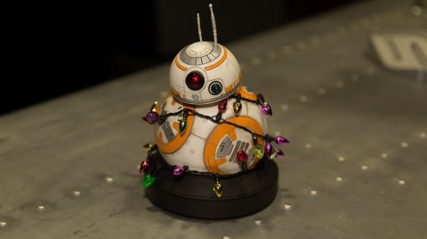 Gentle Giant's 2016 Holiday Gift BB-8 Mini Bust!