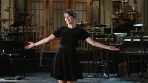 Felicity Jones prsentera le 'Saturday Night Live' ce week-end
