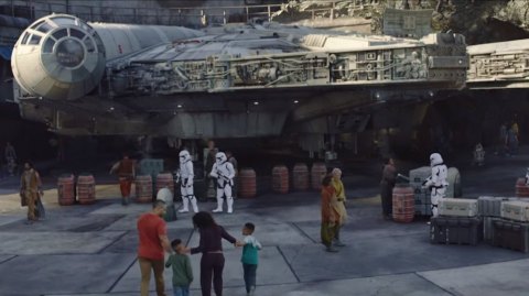 Un trailer pour Star Wars Galaxy's Edge dans les parcs Disneyland